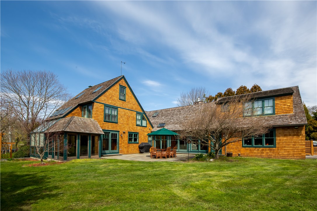 240 3rd Beach Road Middletown, RI 02842 - Photo 2 of 36