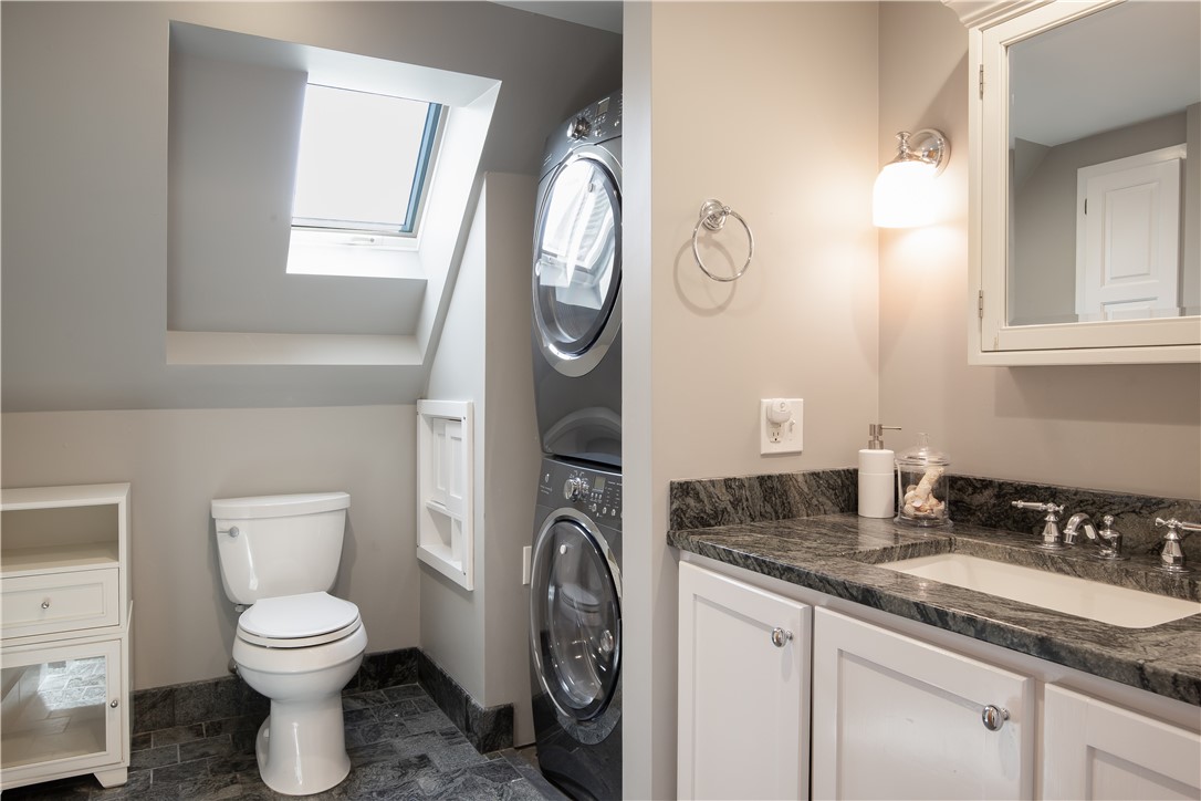 240 3rd Beach Road Middletown, RI 02842 - Photo 24 of 36