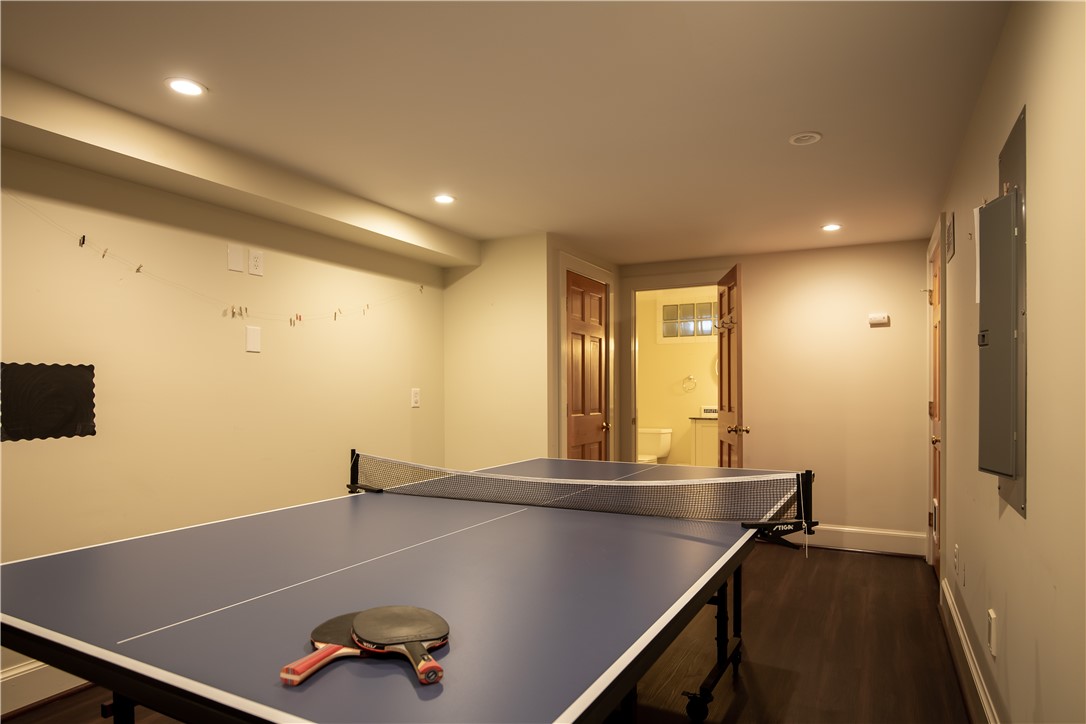 240 3rd Beach Road Middletown, RI 02842 - Photo 28 of 36