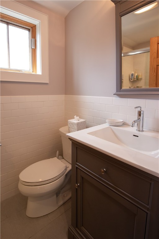 240 3rd Beach Road Middletown, RI 02842 - Photo 32 of 36