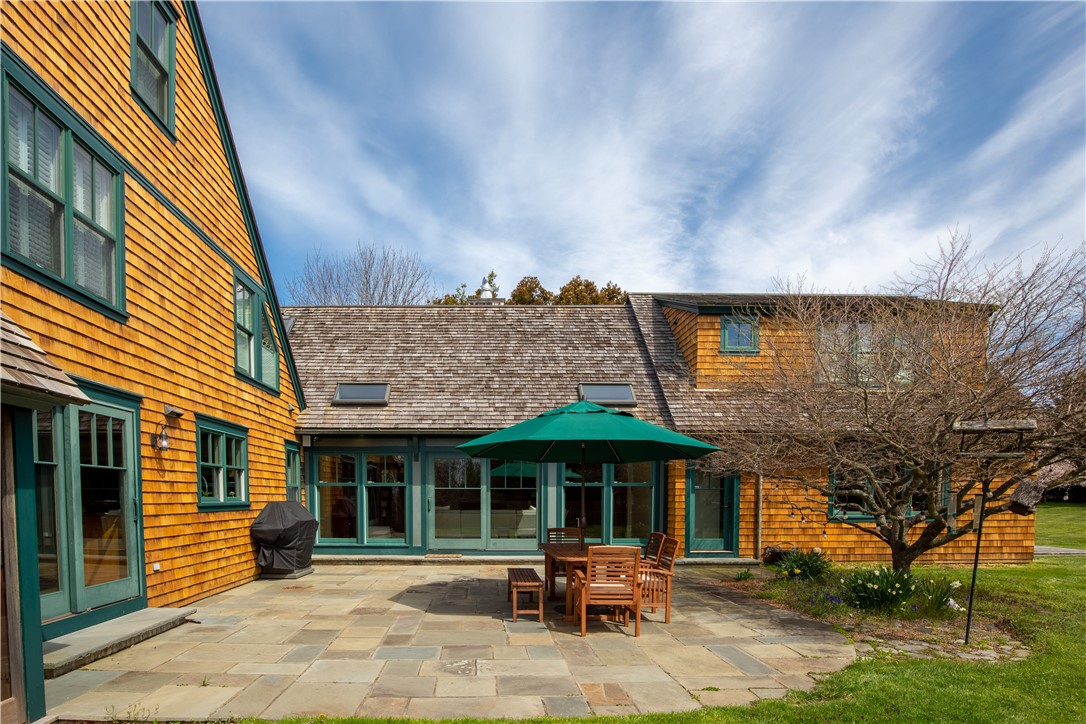 240 3rd Beach Road Middletown, RI 02842 - Photo 34 of 36