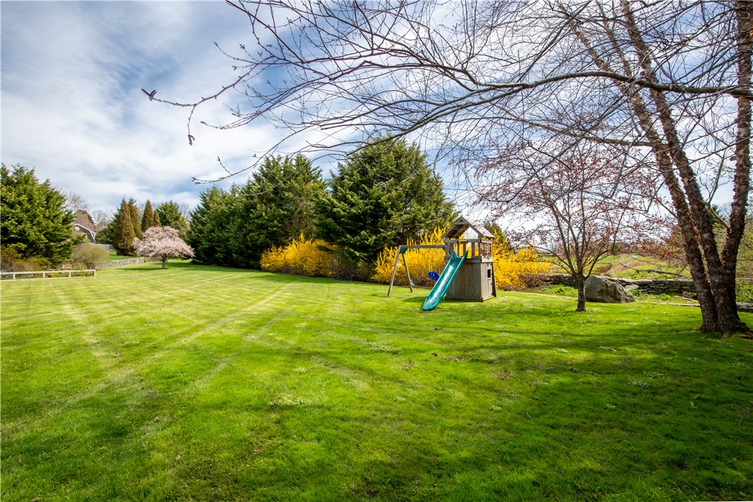 240 3rd Beach Road Middletown, RI 02842 - Photo 35 of 36