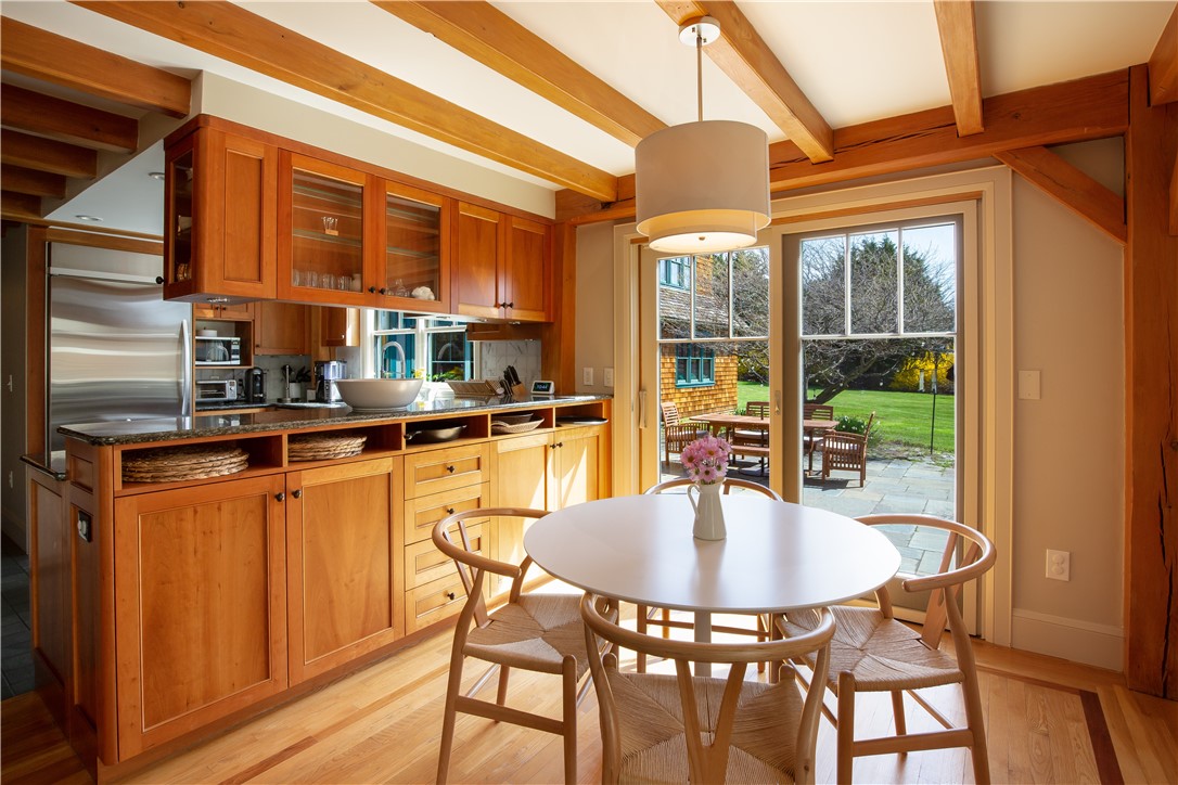 240 3rd Beach Road Middletown, RI 02842 - Photo 10 of 36