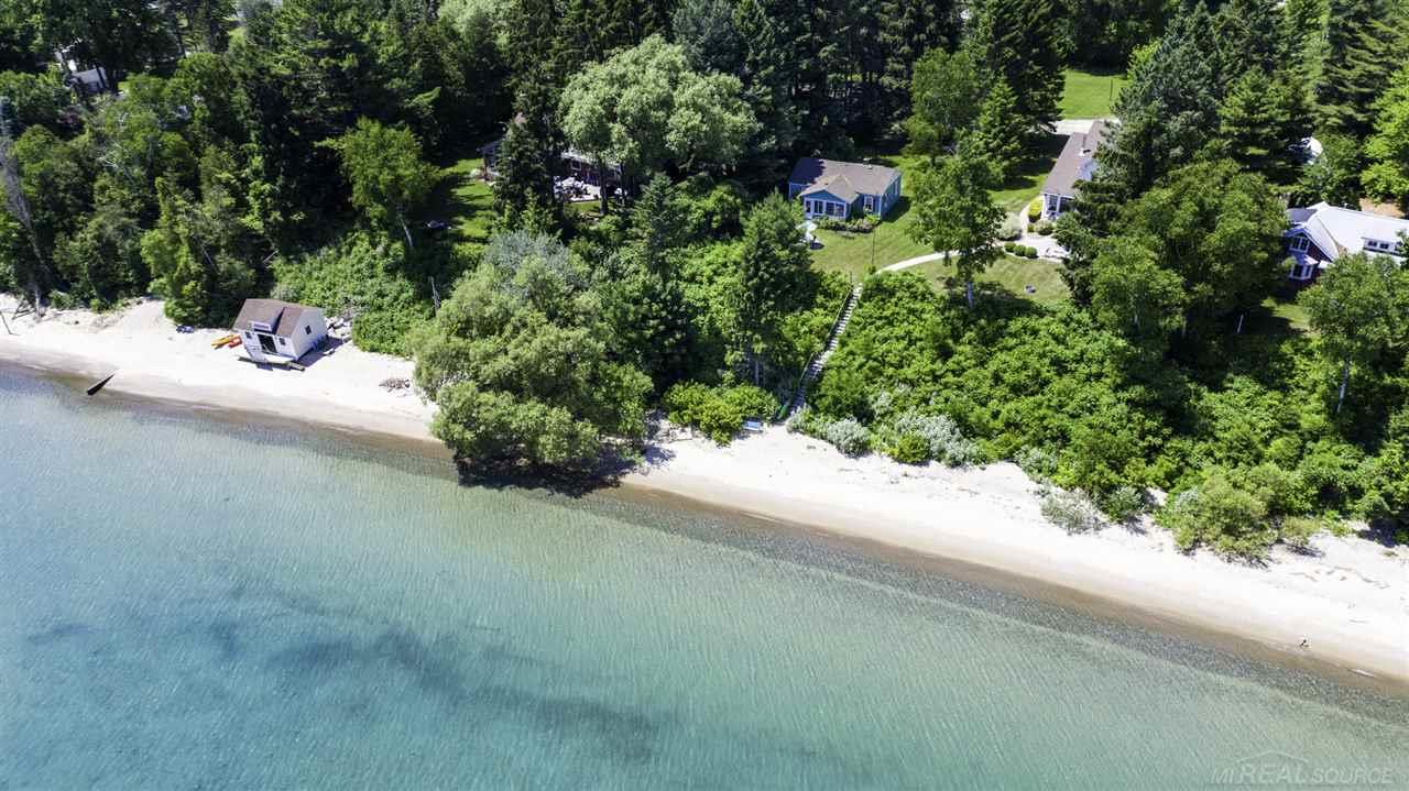 4489 Lakeshore Road Lexington, MI 48450 - Photo 4 of 38 100 Ft Private Shoreline