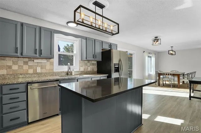 $319,000 | 108 Cross Creek Drive, Bethalto, IL 62010