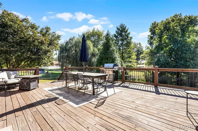 $319,000 | 108 Cross Creek Drive, Bethalto, IL 62010