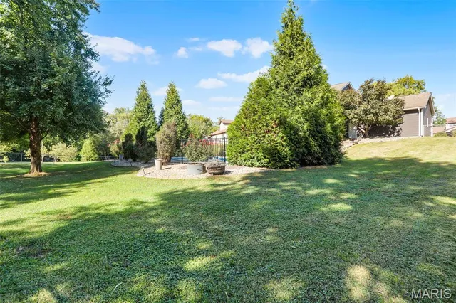 $319,000 | 108 Cross Creek Drive, Bethalto, IL 62010