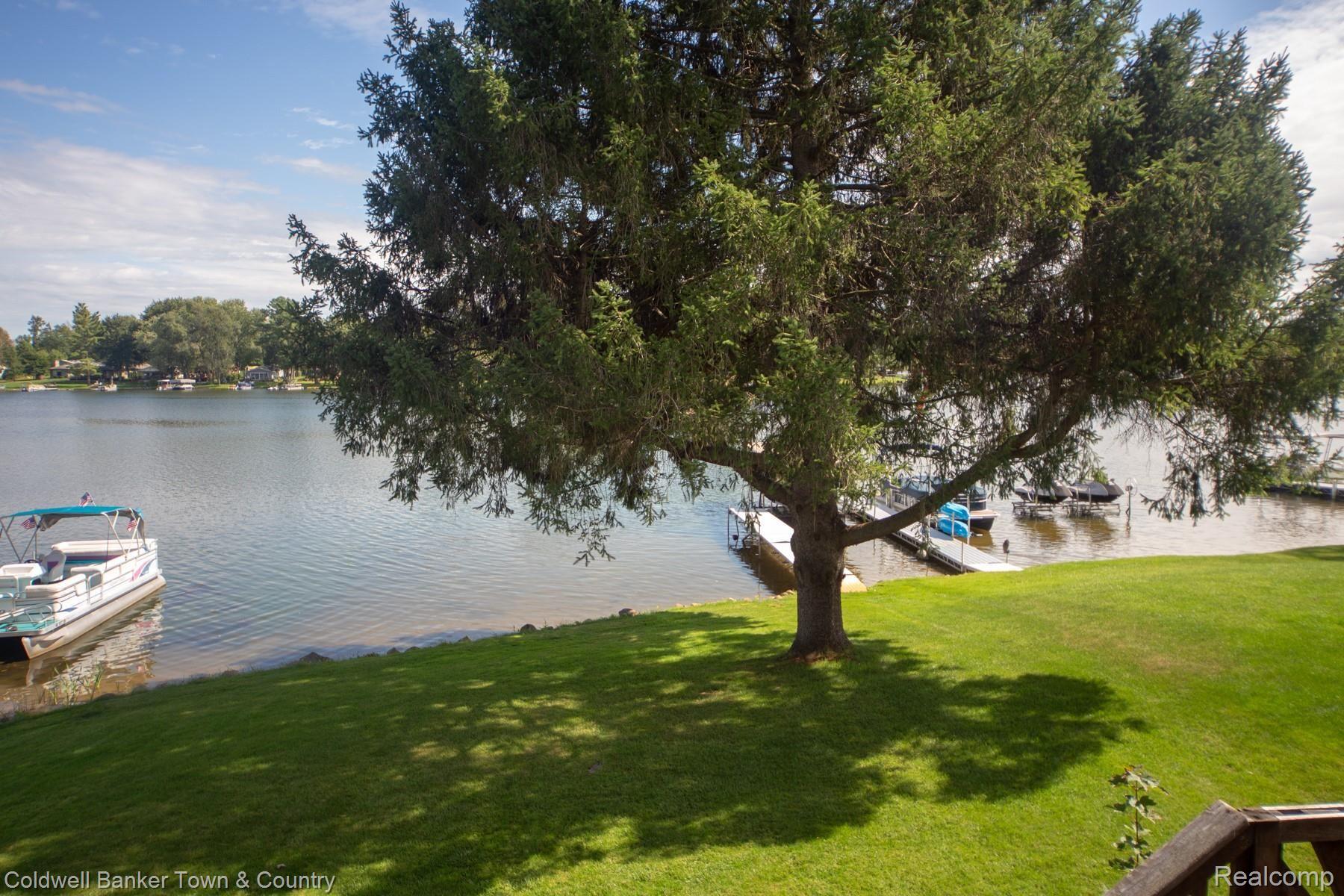 5874 Bullard Road Fenton, MI 48430 - Photo 25 of 51 IMG_8785.JPG