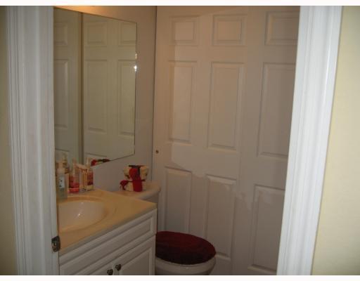 8171 Severn Drive, Unit D Boca Raton, FL 33433 - Photo 5 of 12 Guest Bath Downstairs