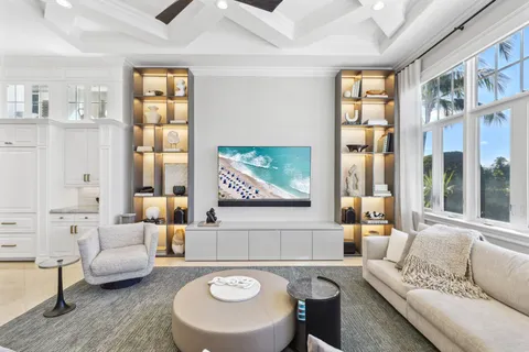 $9,750,000 | 4216 Intracoastal Drive, Highland Beach, FL 33487
