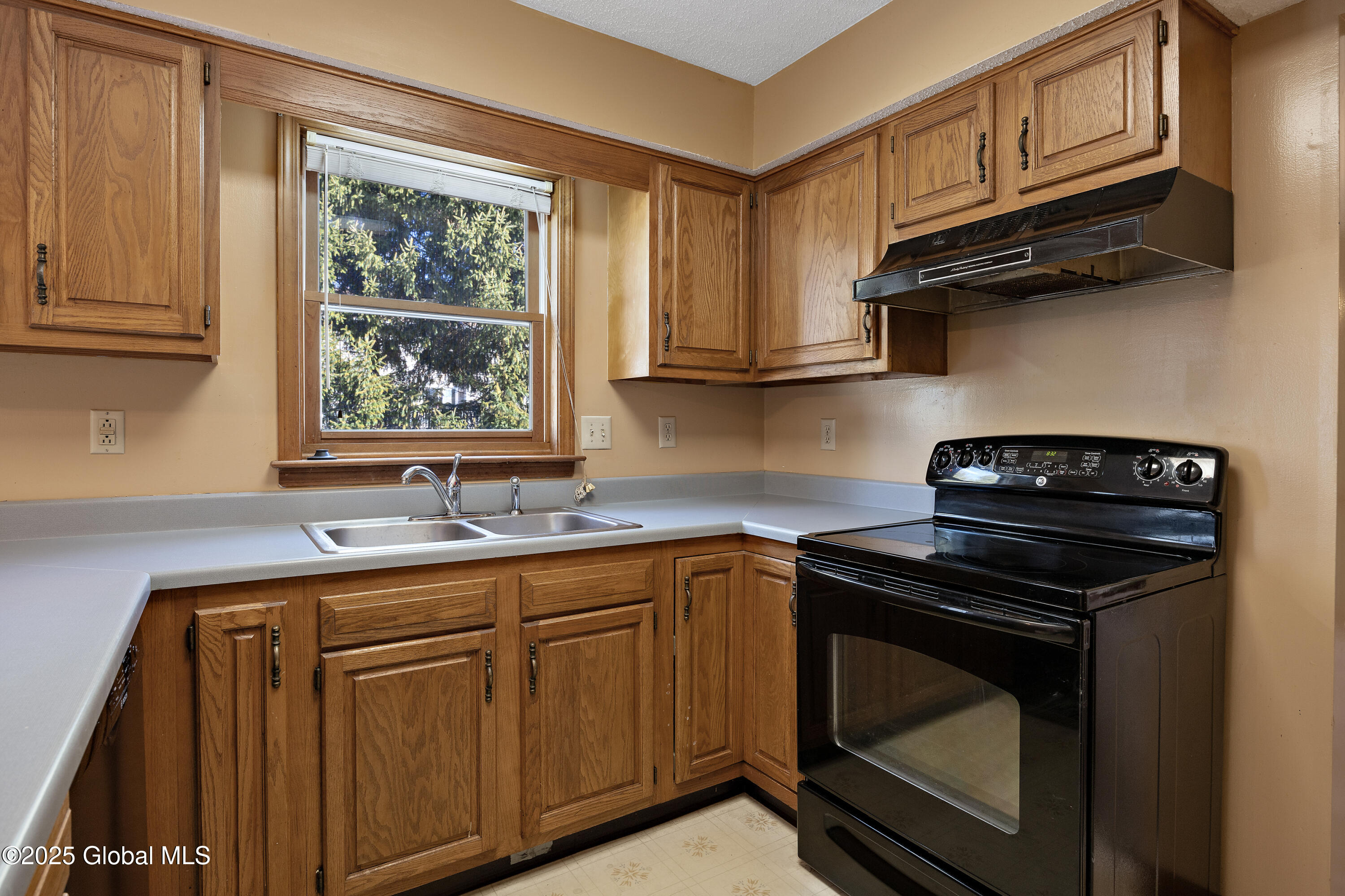 16 Bobwhite Drive Bethlehem, NY 12077 - Photo 11 of 37 1 (13)