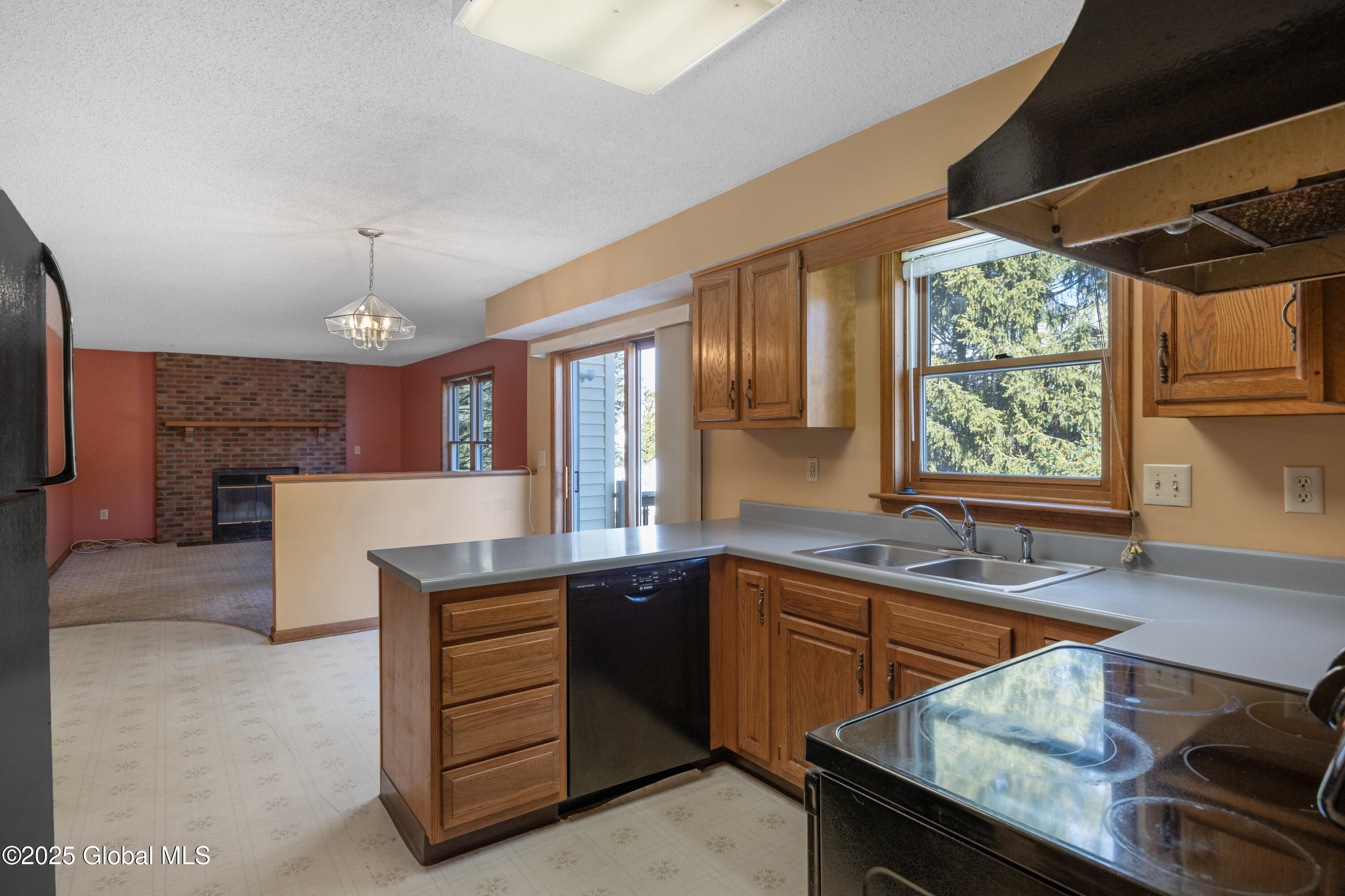 16 Bobwhite Drive Bethlehem, NY 12077 - Photo 9 of 37 1 (11)