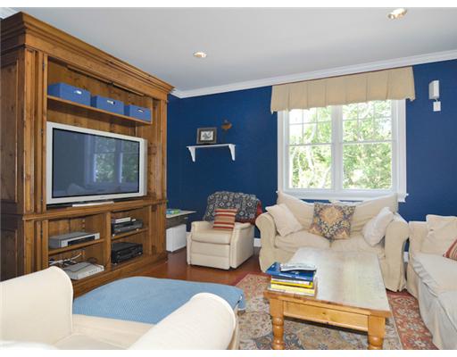 255 Shore Road Westerly, RI 02891 - Photo 13 of 19 Den/Family/Great Room.