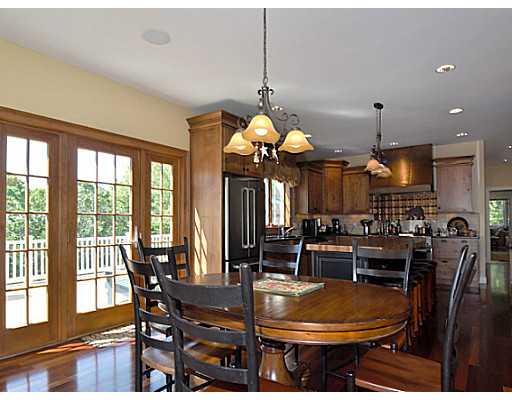 255 Shore Road Westerly, RI 02891 - Photo 5 of 19 Dining Area.