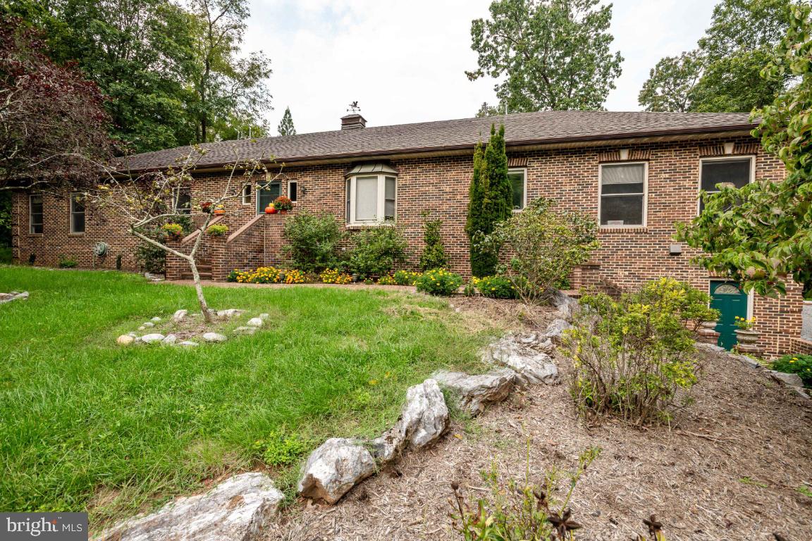 1528 Stringtown Road Berryville, VA 22611 - Photo 10 of 85 Front Yard & Gardens