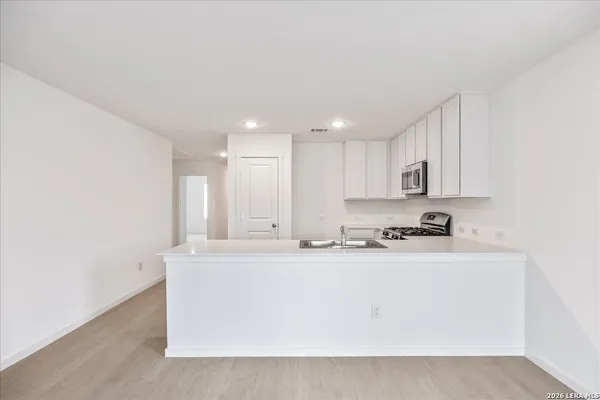 $1,675 | 205 Bronco Ridge, Pleasanton, TX 78064