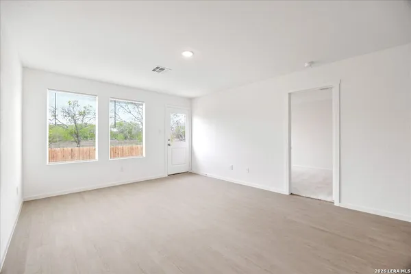 $1,675 | 205 Bronco Ridge, Pleasanton, TX 78064