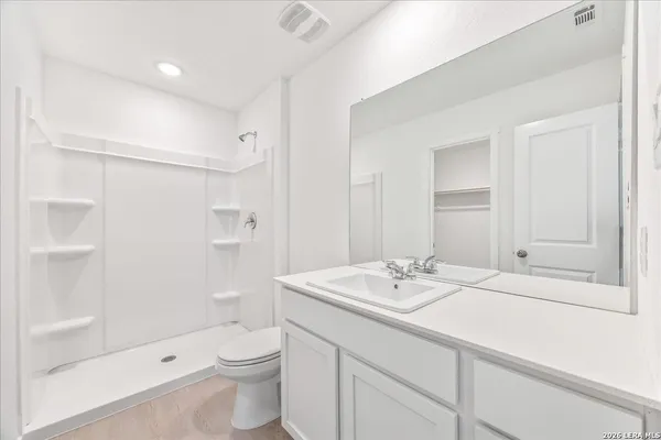 $1,675 | 205 Bronco Ridge, Pleasanton, TX 78064