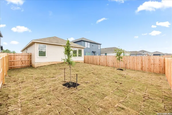 $1,675 | 205 Bronco Ridge, Pleasanton, TX 78064