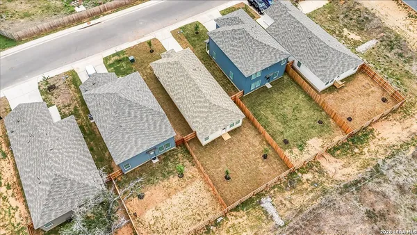 $1,675 | 205 Bronco Ridge, Pleasanton, TX 78064