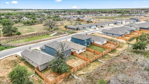 $1,675 | 205 Bronco Ridge, Pleasanton, TX 78064