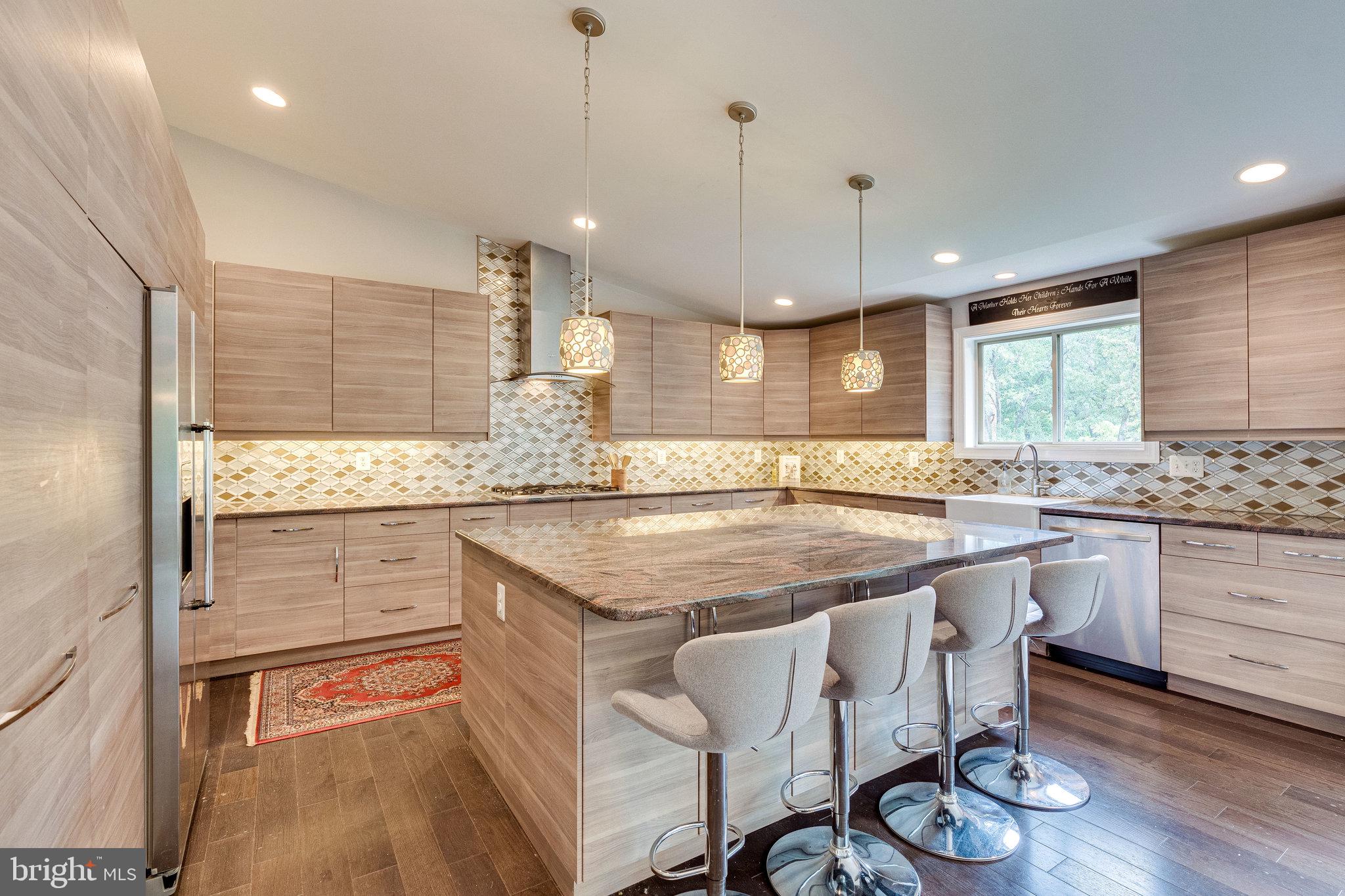 1409 Aldenham Lane Reston, VA 20190 - Photo 10 of 76