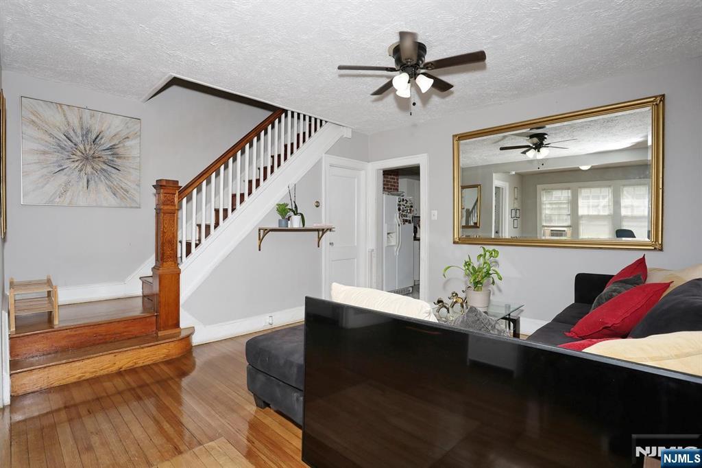 21 Haring Street Bergenfield, NJ 07621 - Photo 7 of 37