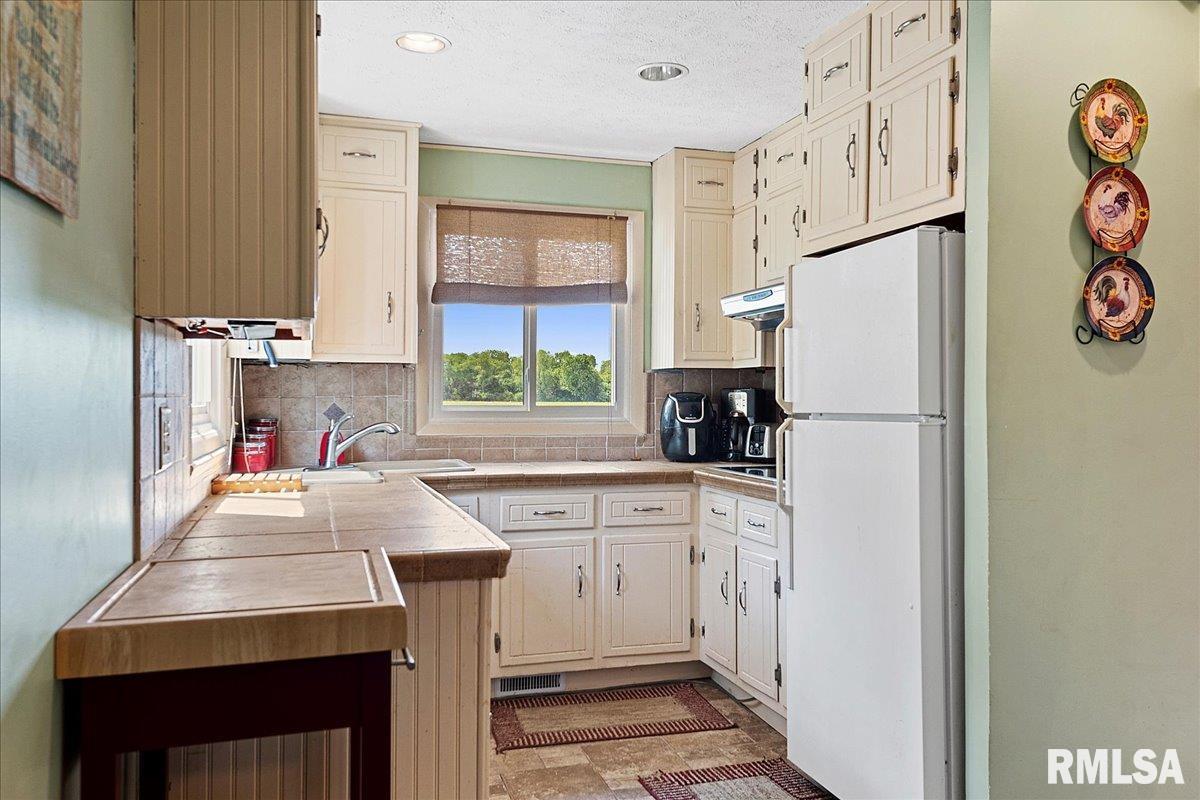 2274 McKinnie Road Springfield, IL 62707 - Photo 11 of 46