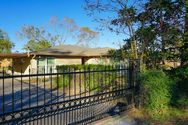 $1,650 | 8521 Woodlyn Road, Houston, TX 77028