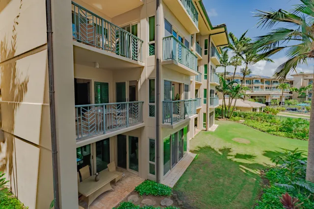 $1,595,000 | 4-820 Kuhio Highway, Unit F202, Kapaa, HI 96746