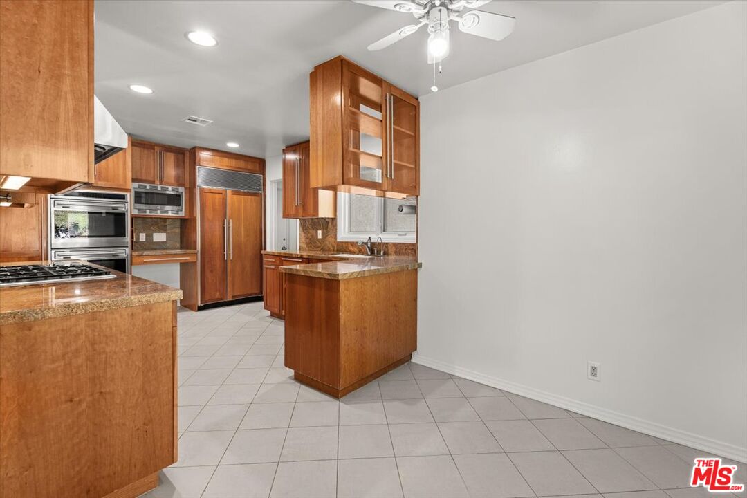 13521 Bayliss Road Los Angeles, CA 90049 - Photo 11 of 46