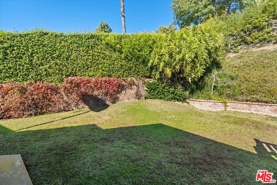 13521 Bayliss Road Los Angeles, CA 90049 - Photo 16 of 46