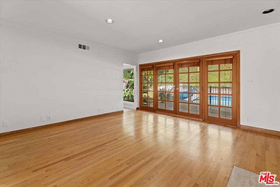 13521 Bayliss Road Los Angeles, CA 90049 - Photo 38 of 46