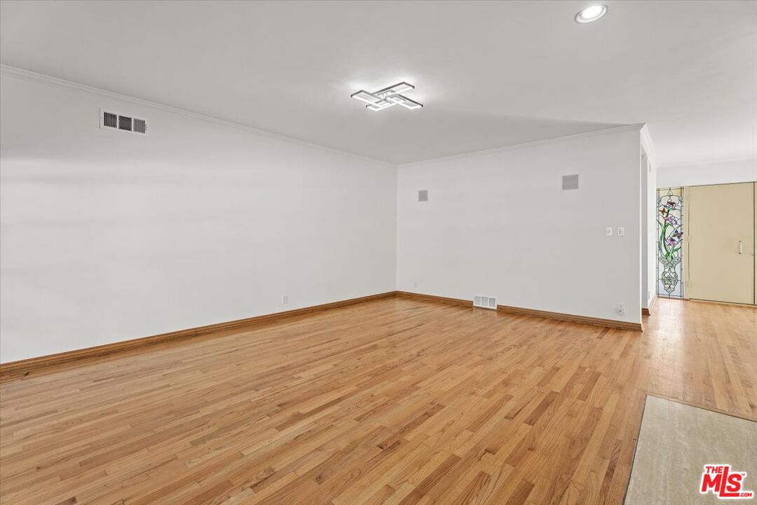 13521 Bayliss Road Los Angeles, CA 90049 - Photo 43 of 46