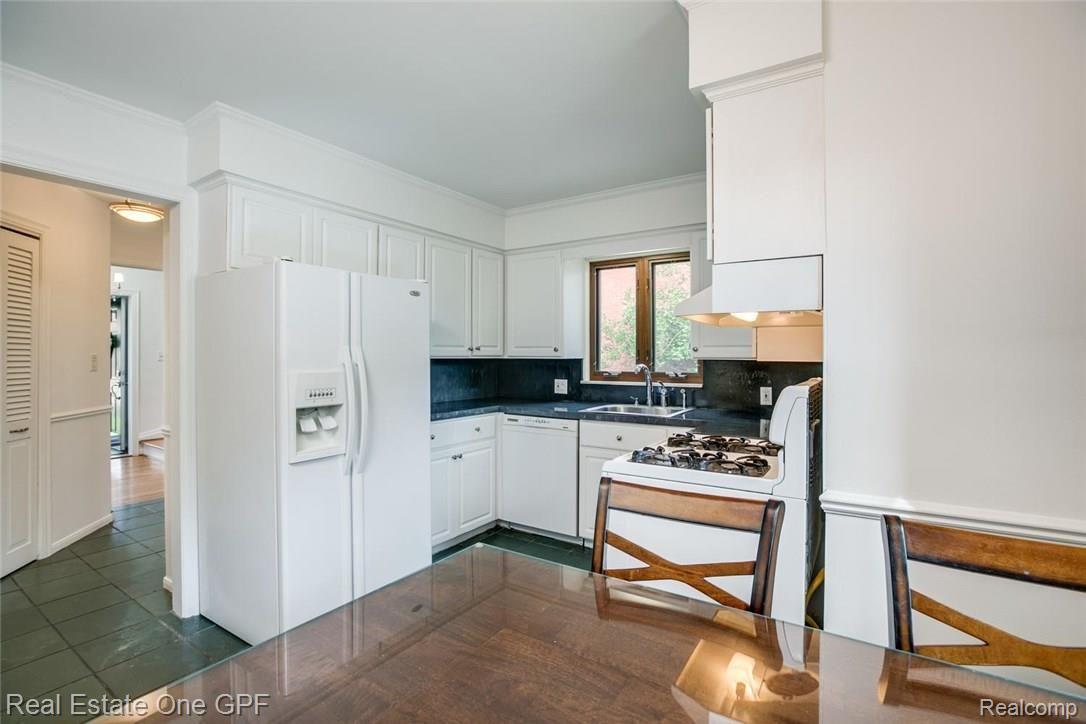 1342 Audubon Road Grosse Pointe, MI 48230 - Photo 10 of 30 10 1342 Audubon Rd Grosse Pointe-large-014-8-1342 Audubon Road0014FULL-1500x1000-72dpi.jpg