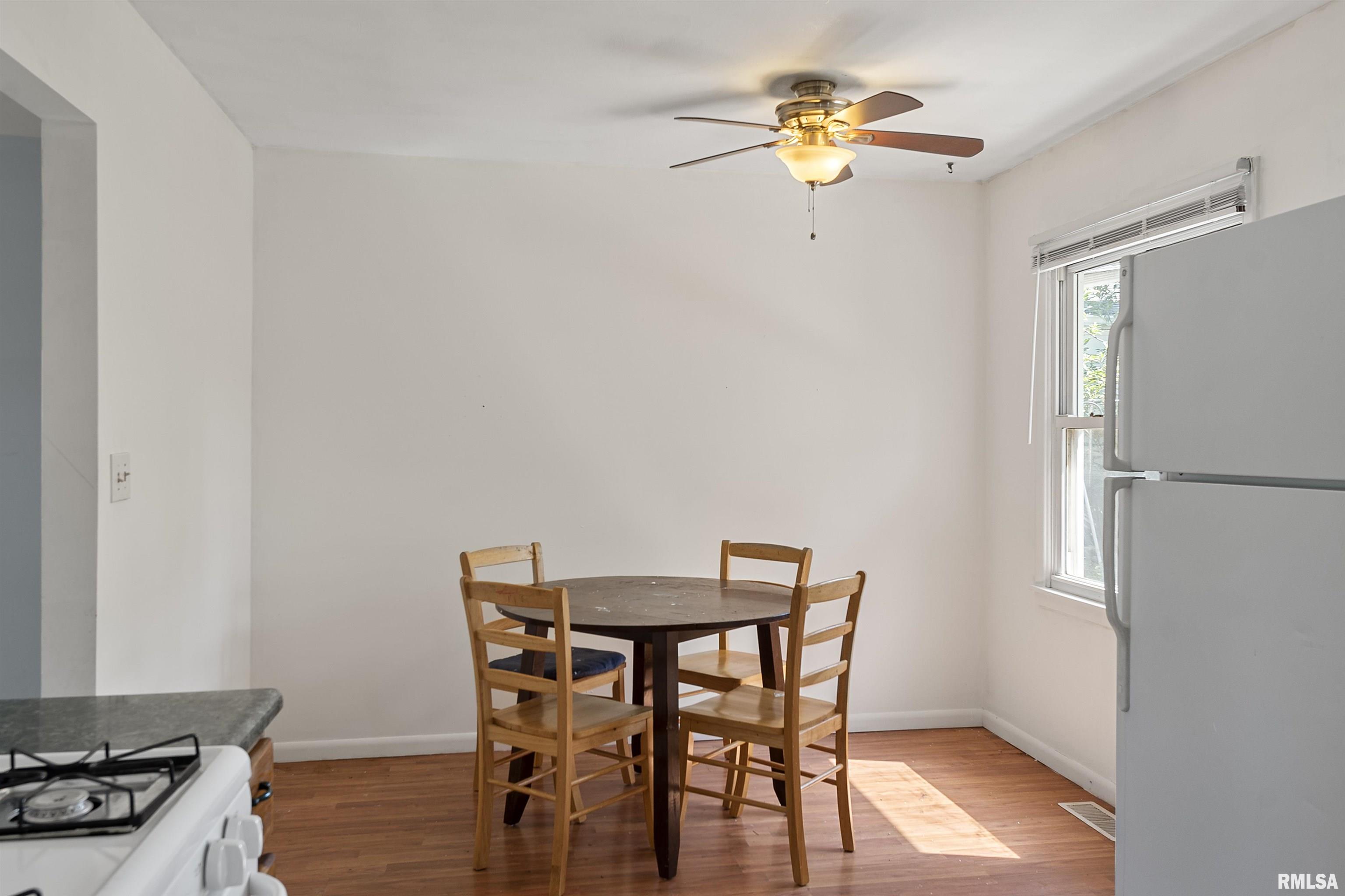 1608 Fairfield Drive Springfield, IL 62702 - Photo 14 of 26 Gallery Image 14