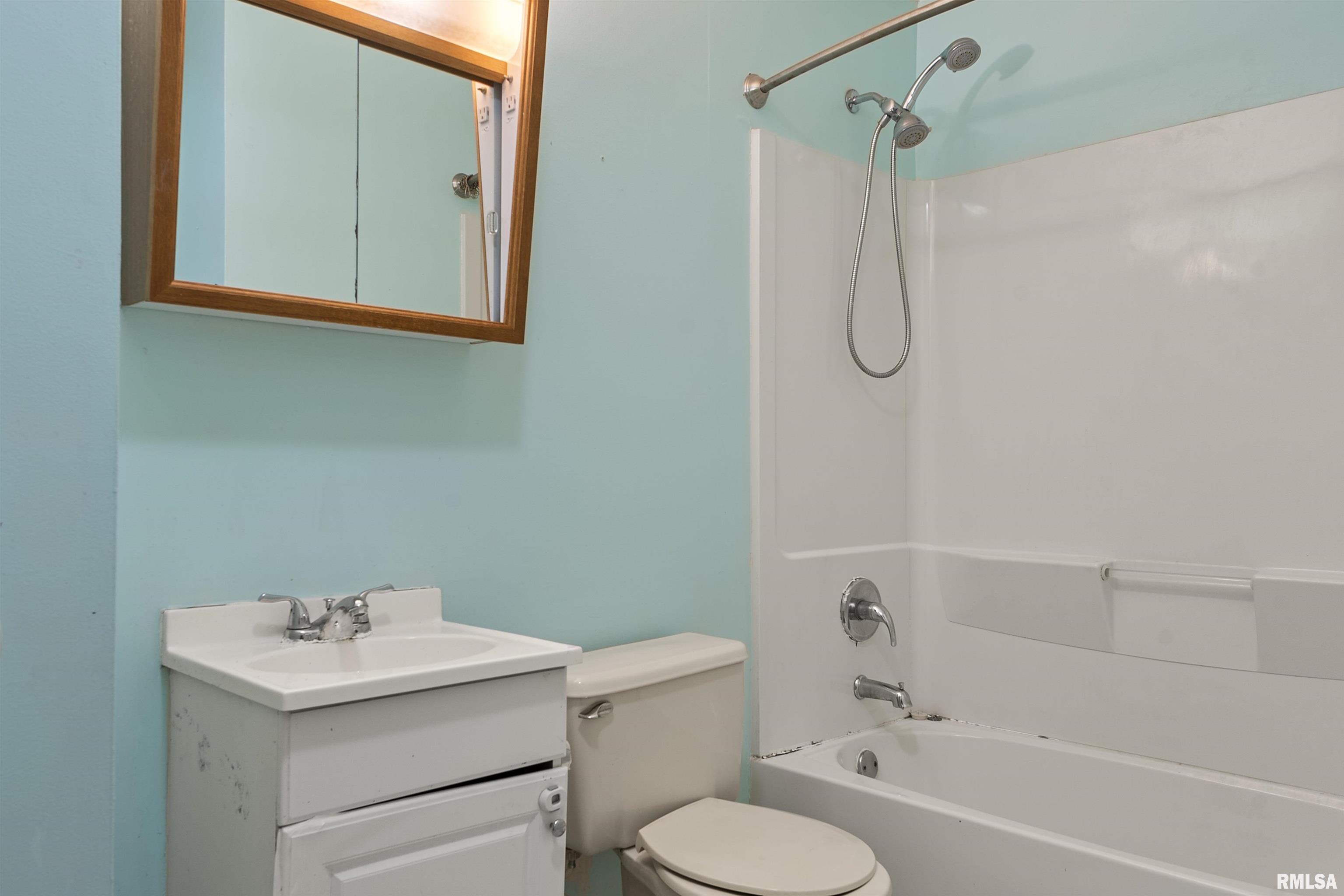 1608 Fairfield Drive Springfield, IL 62702 - Photo 16 of 26 Gallery Image 16