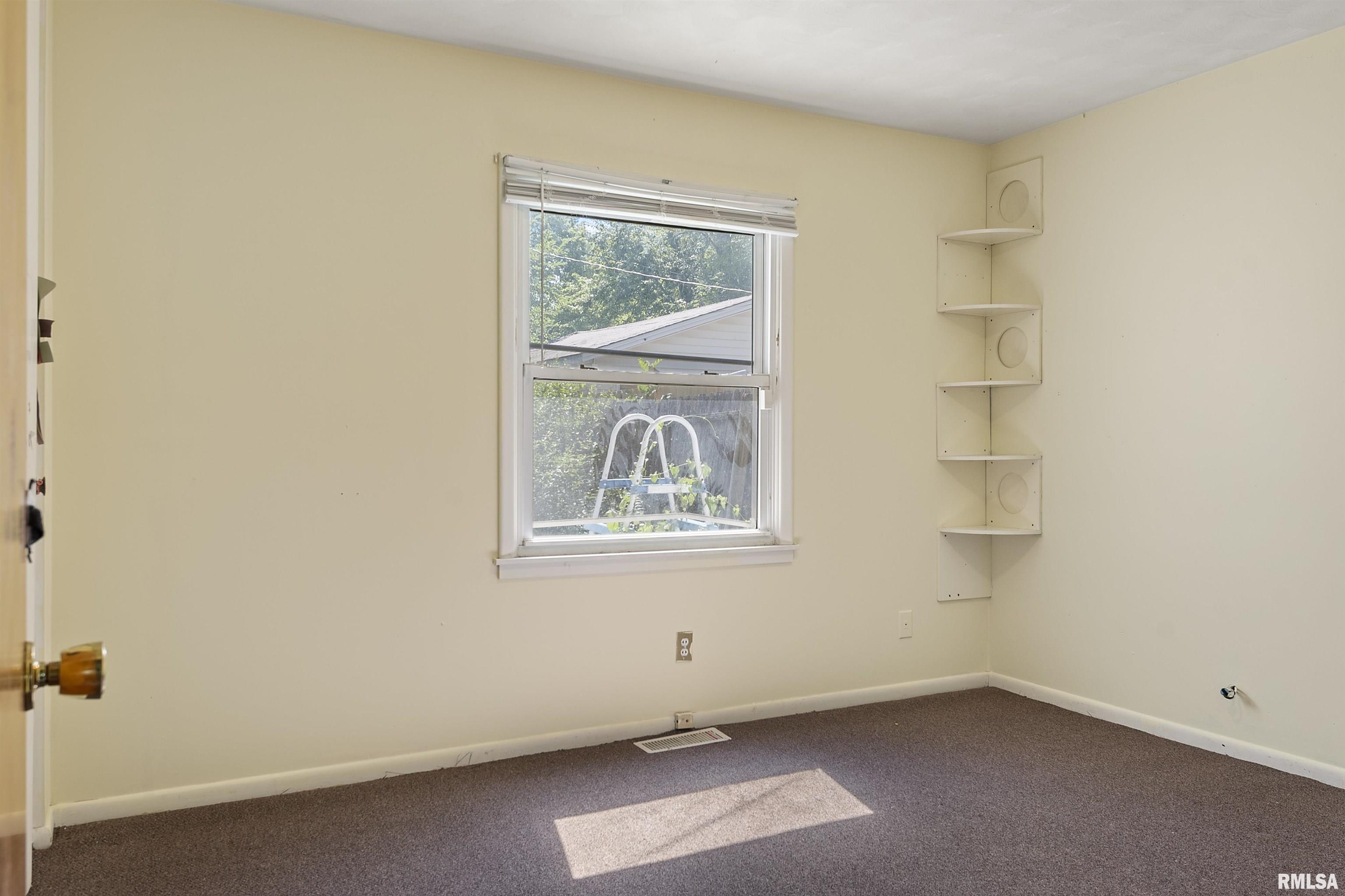 1608 Fairfield Drive Springfield, IL 62702 - Photo 17 of 26 Gallery Image 17