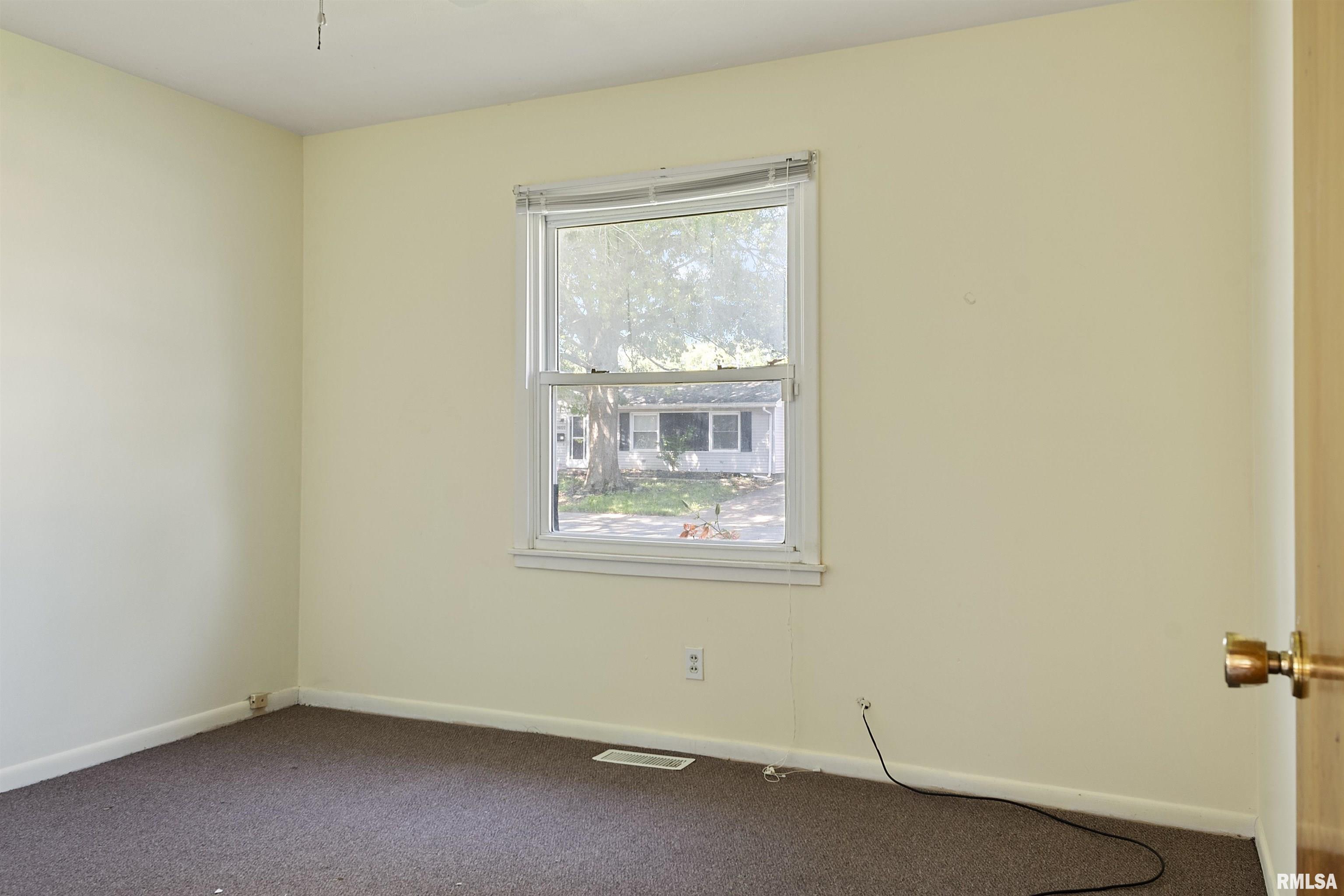 1608 Fairfield Drive Springfield, IL 62702 - Photo 19 of 26 Gallery Image 19