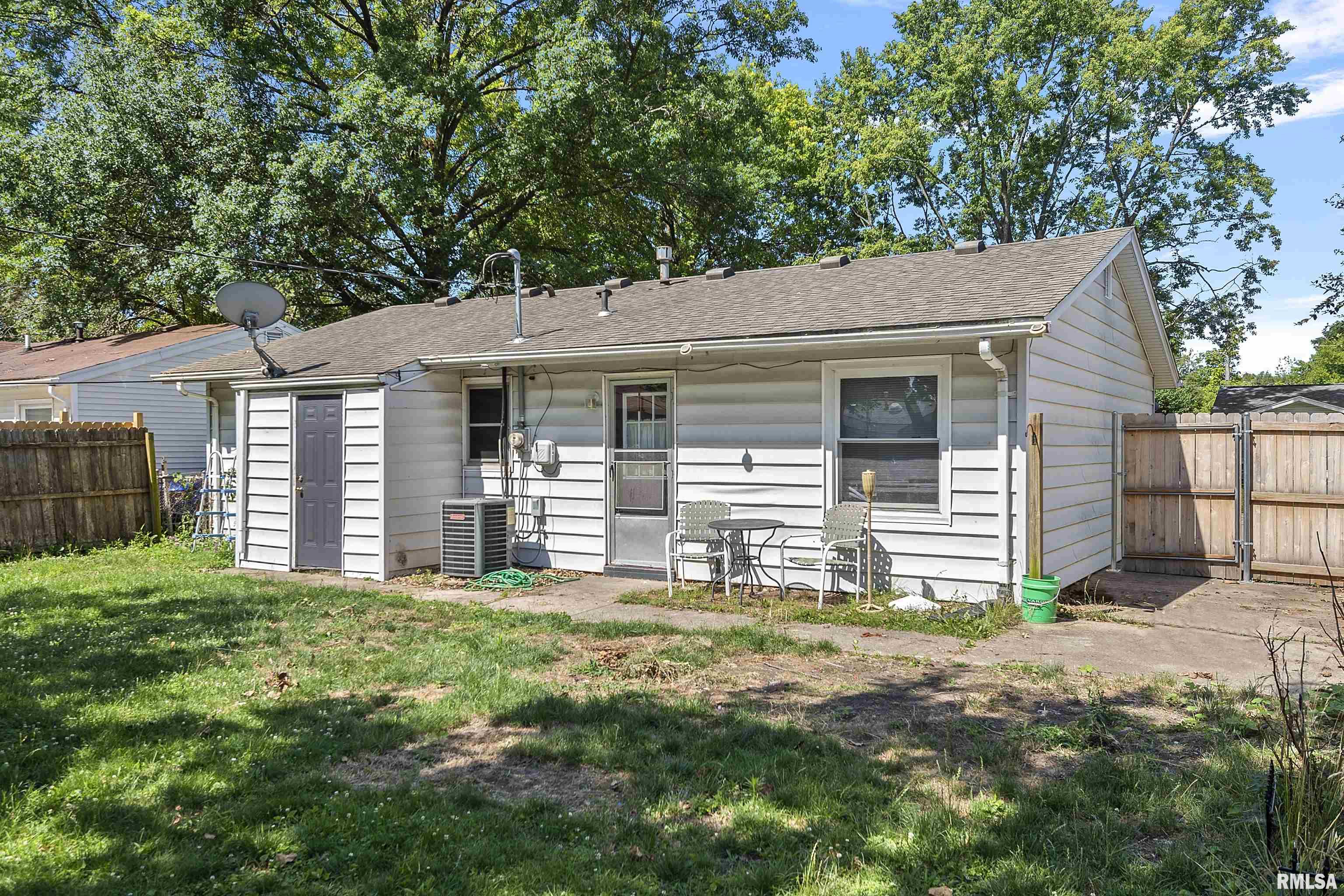 1608 Fairfield Drive Springfield, IL 62702 - Photo 25 of 26 Gallery Image 25