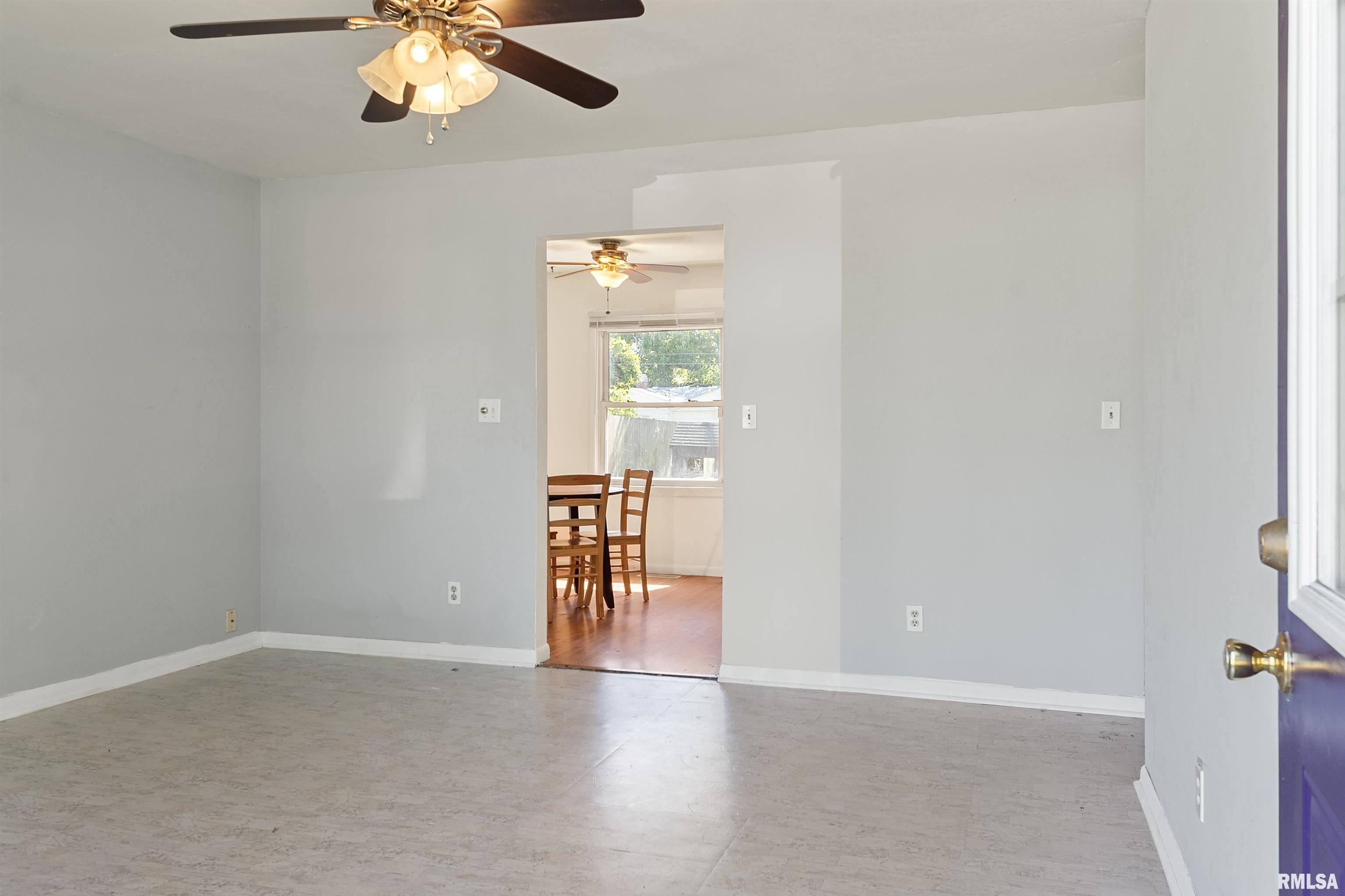 1608 Fairfield Drive Springfield, IL 62702 - Photo 4 of 26 Gallery Image 4