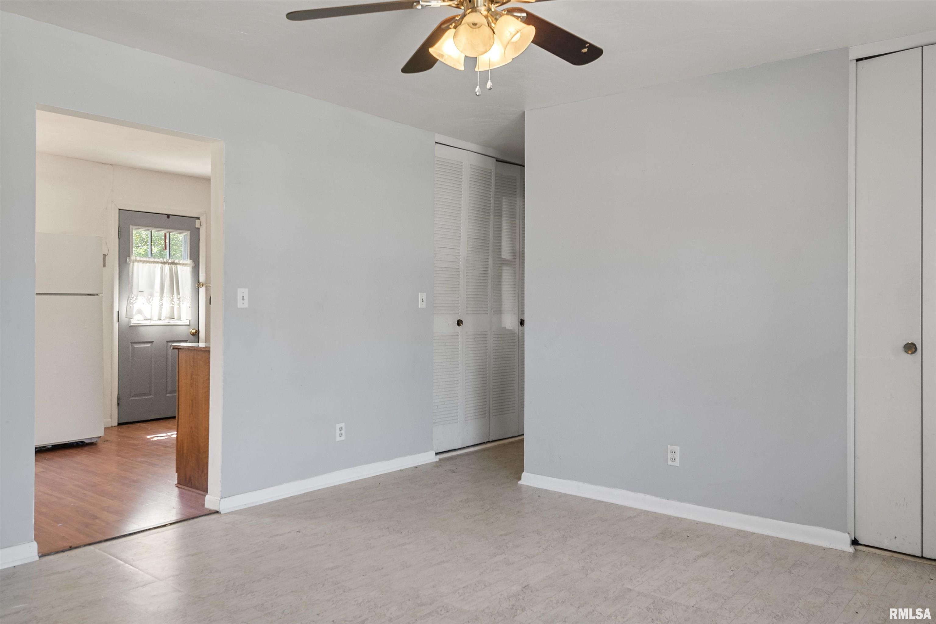 1608 Fairfield Drive Springfield, IL 62702 - Photo 5 of 26 Gallery Image 5