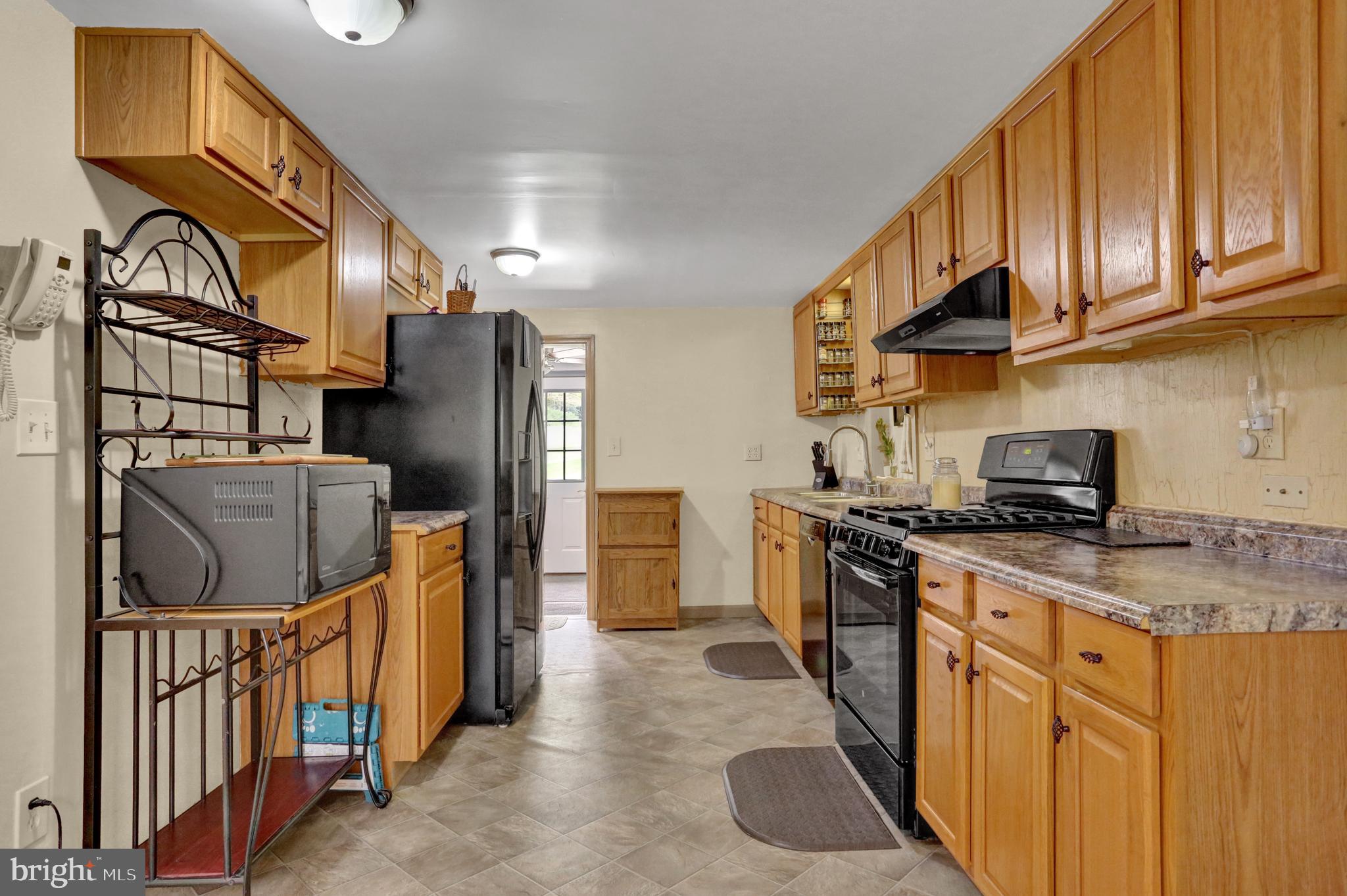 1306 Hawk Mountain Road Kempton, PA 19529 - Photo 5 of 51 Gallery Image 5