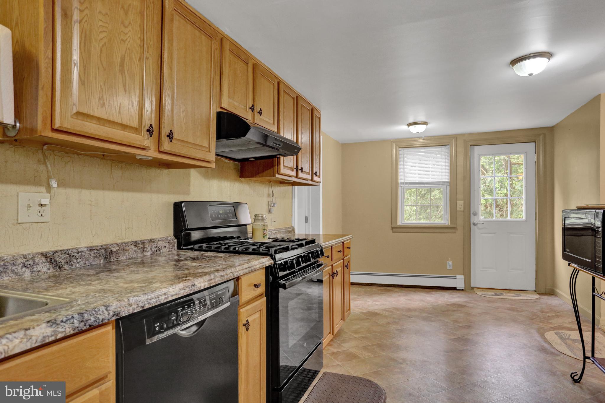 1306 Hawk Mountain Road Kempton, PA 19529 - Photo 6 of 51 Gallery Image 6