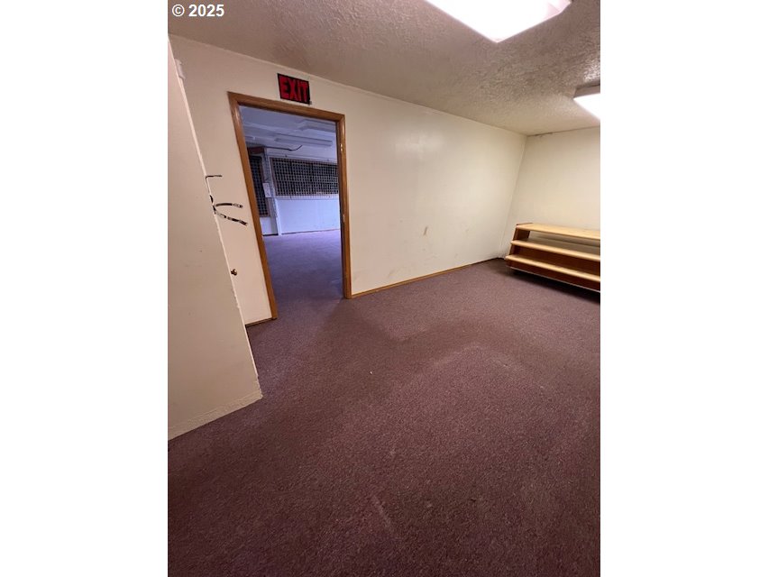 8325 Southeast Division Street Portland, OR 97216 - Photo 11 of 44