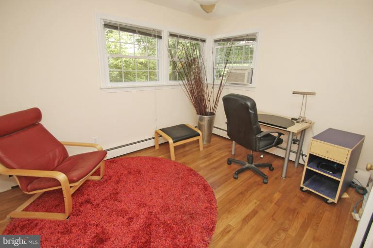 10209 Procter Street Silver Spring, MD 20901 - Photo 12 of 23 a workspace with a window