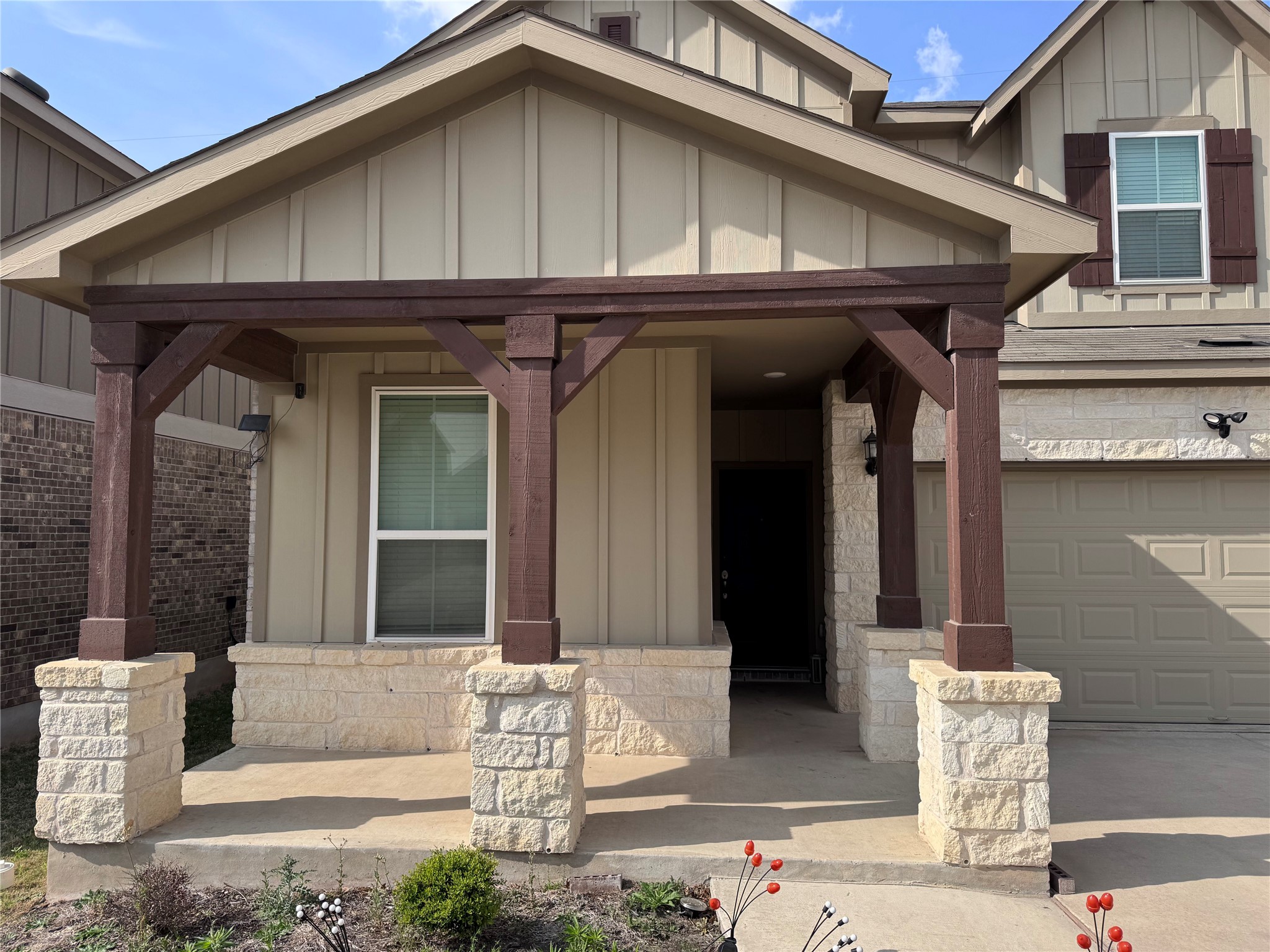 266 Sugar Cane Road Buda, TX 78610 - Photo 2 of 26