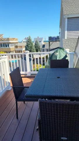 $2,300 | 240 Ocean Boulevard, Seabrook, NH 03874