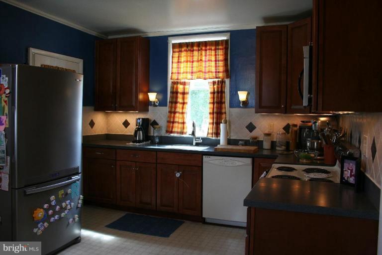 4318 Ridge Avenue Halethorpe, MD 21227 - Photo 13 of 29 Kitchen #3