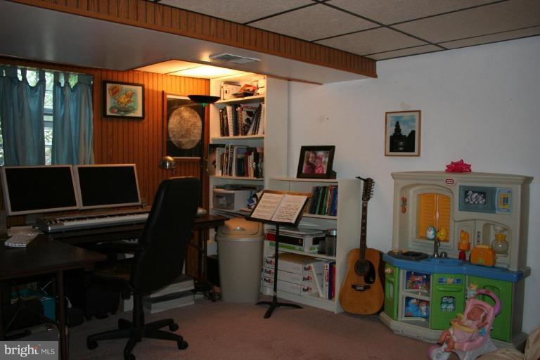 4318 Ridge Avenue Halethorpe, MD 21227 - Photo 21 of 29 Family Room